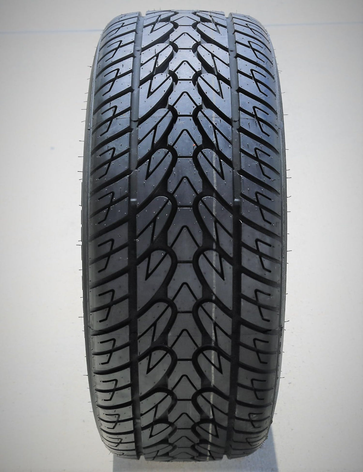 275/55R20 117H All Season XL Performance Tire W727